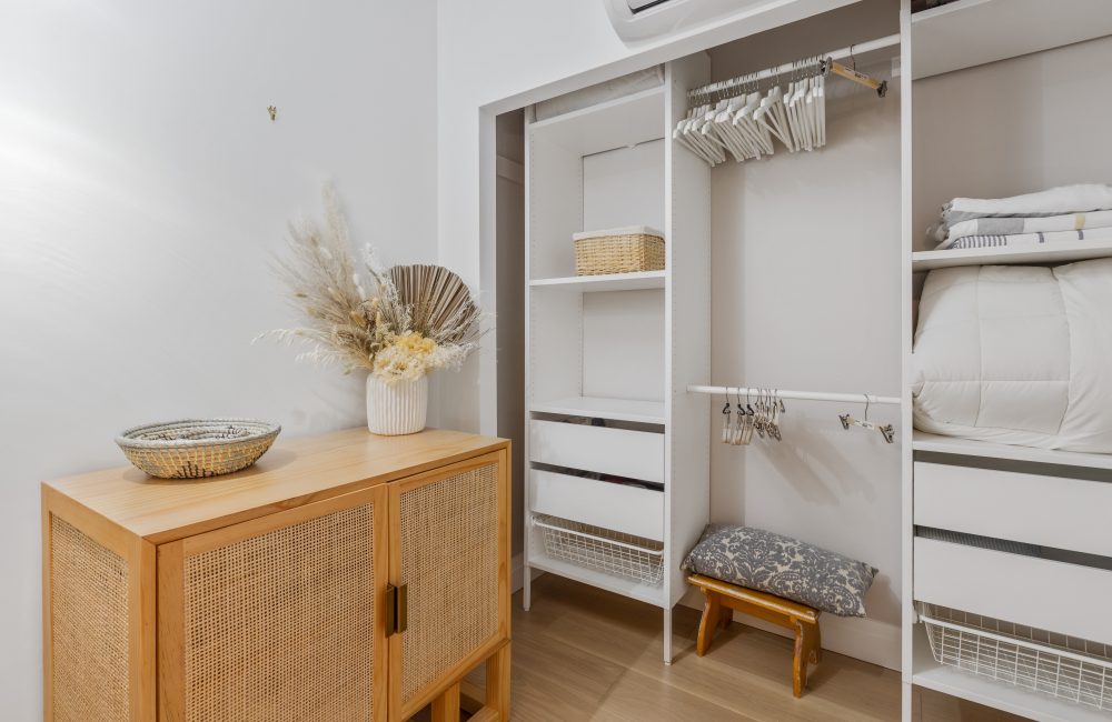 Przesuwne szafy - doskonałe rozwiązanie dla Twojego wnętrza